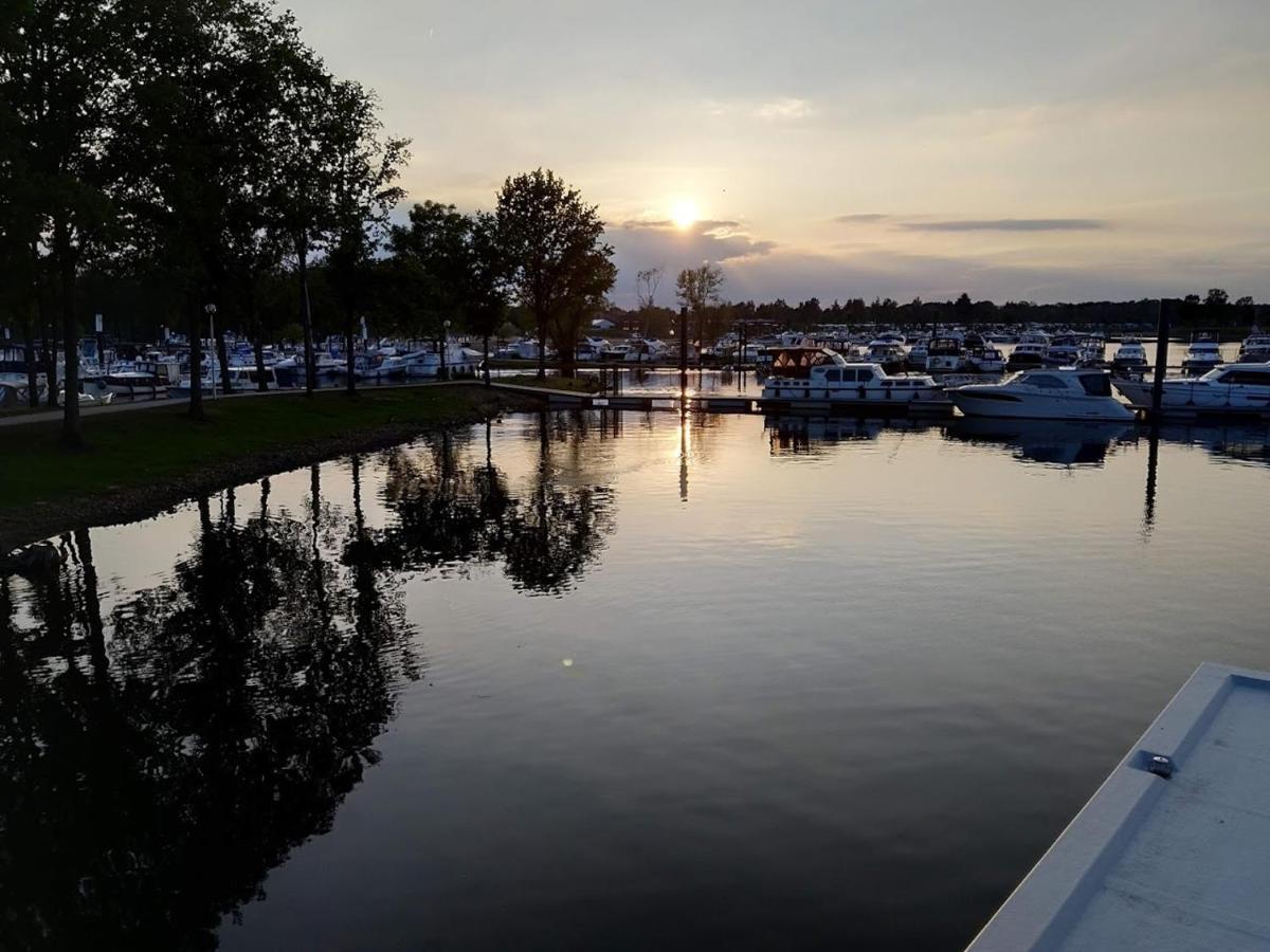 Hausboot Leukermeer Well Well  Exteriér fotografie